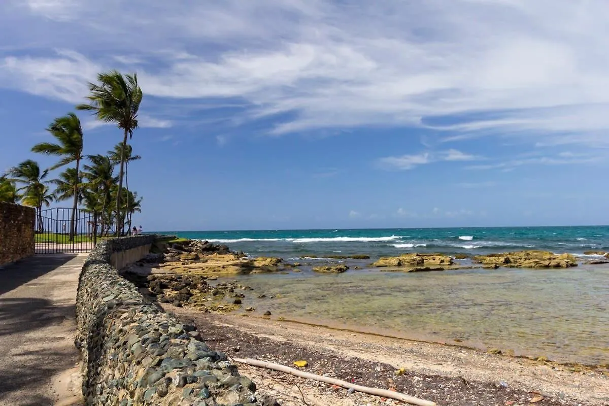 San Cristobal Studio - Oceanfront In Trendy Condado Location Hotel San Juan Inn